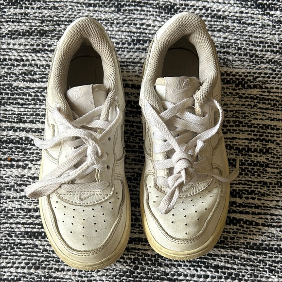 Nike Air Force One all white size 10.5C - Picture 3 of 3